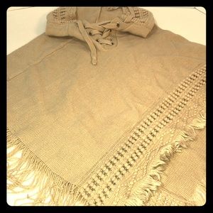 Pullover Shawl fashion crochet with hood beige